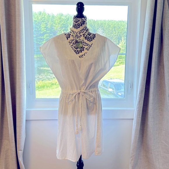 Perfect dress for your WHITE PARTY! - Picture 1 of 4